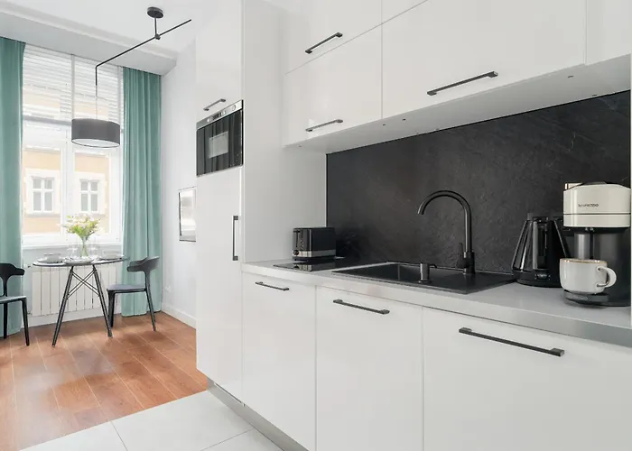 Kwiatowa Modern In The Center Of By Renters 아파트 *