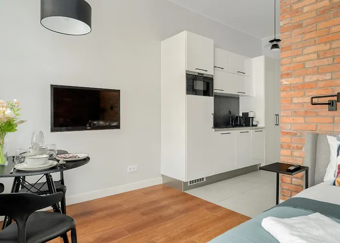 Kwiatowa Modern In The Center Of By Renters * 포즈난