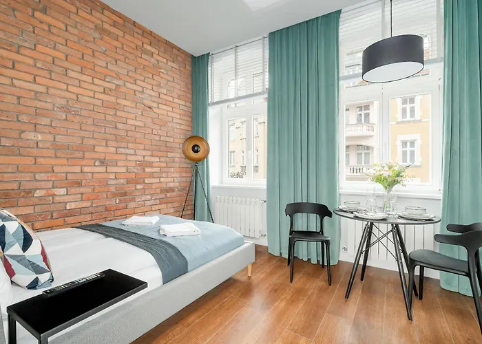 Kwiatowa Modern In The Center Of By Renters 포즈난